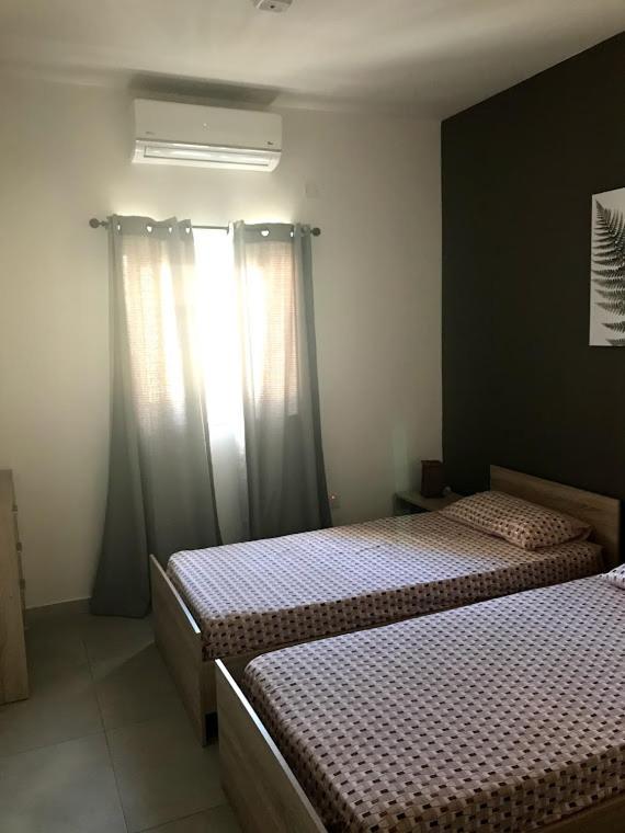 Luqa Apartment - 5 Mins From Airport Exterior foto